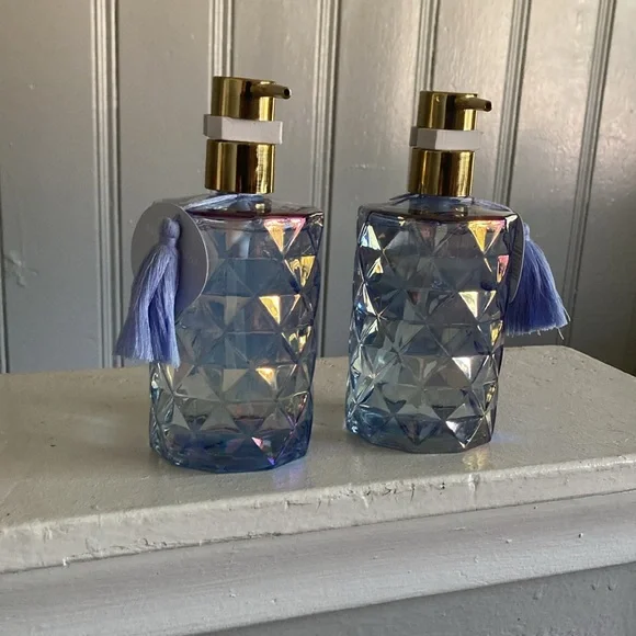 HP NWT-2 Blue Iridescent Diamond Glass Luxury Hand Soap Pumps Sandalwood Vanilla - Picture 13 of 17